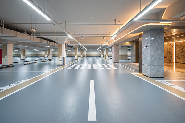 地下車庫清潔場景